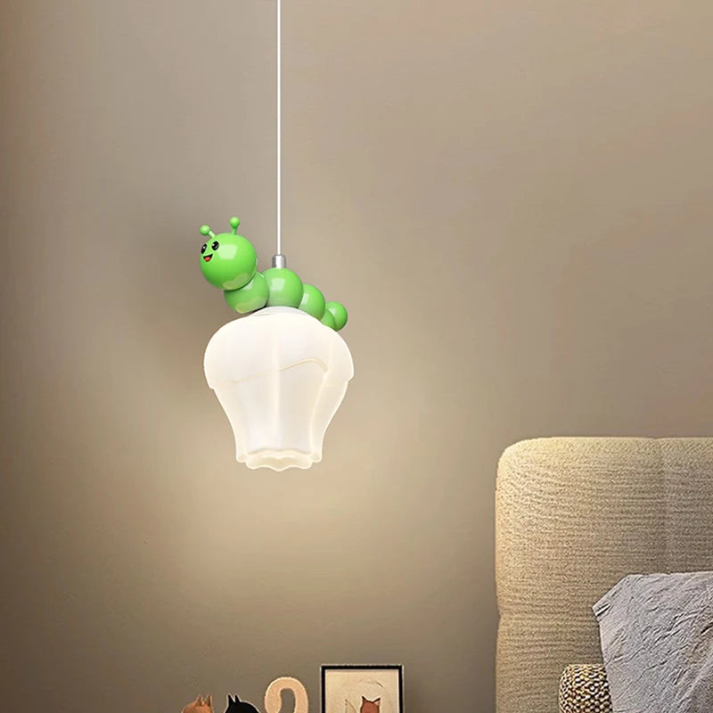 lustre enfant moderne dessin animé chenille planète créatif