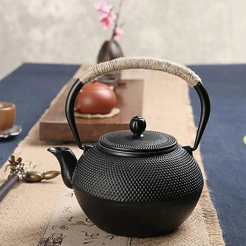 Théière japonaise en fonte avec infuseur inox intégré - vue 4 sur 9