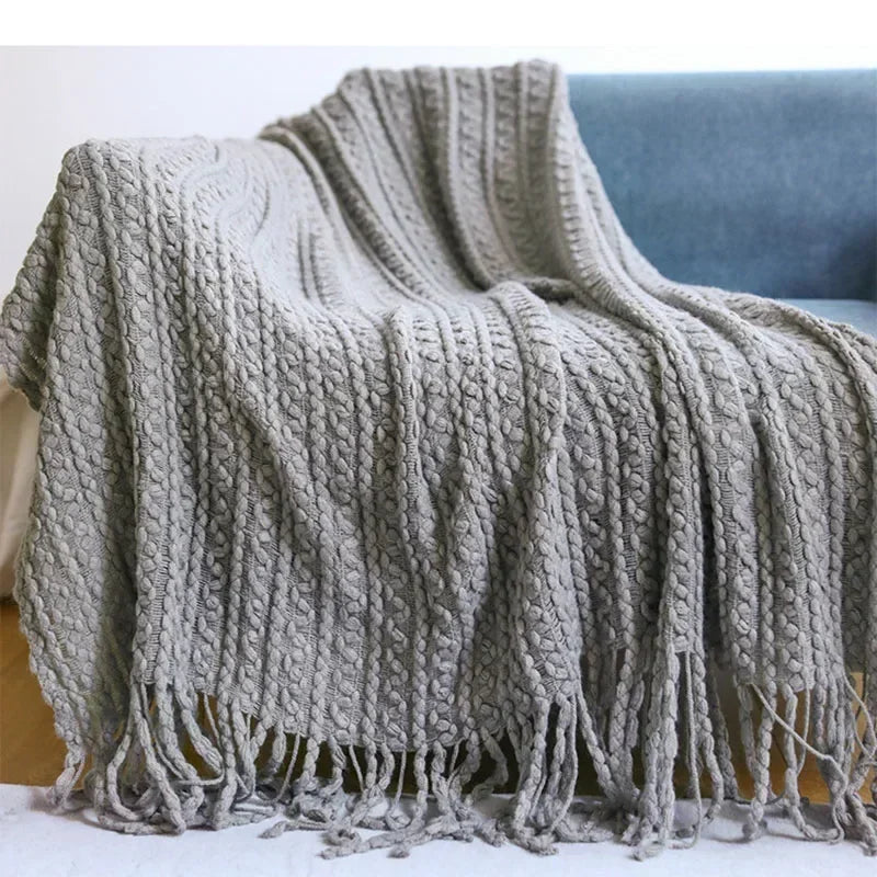 Plaid nordique carreaux style boheme doux pompons - vue 4 sur 7