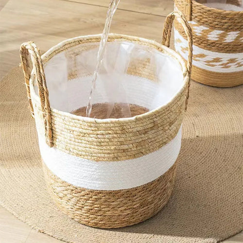 panier en osier naturel pour jardin et rangement décoratif