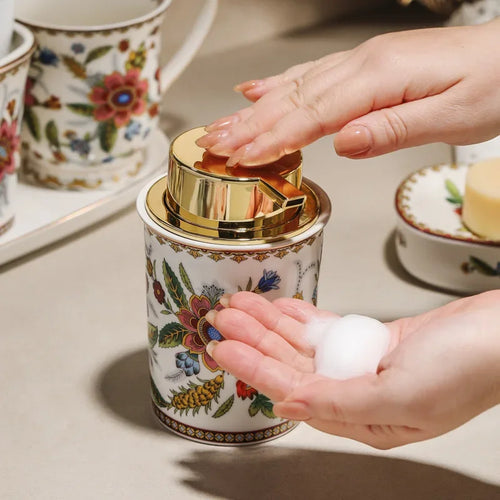 mousse nettoyante multiusage gel douche shampoing mains visage