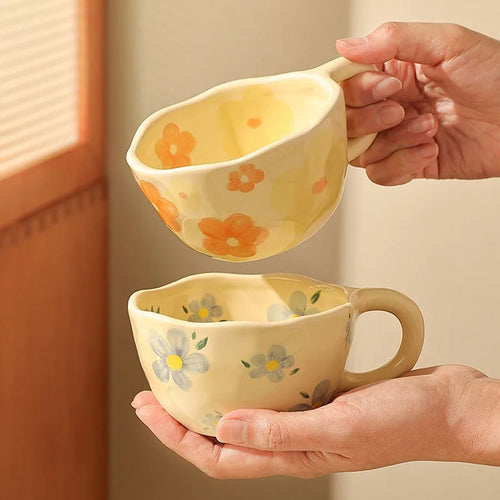 Mug ceramique artisanal motif fleurs forme irreguliere 300ml