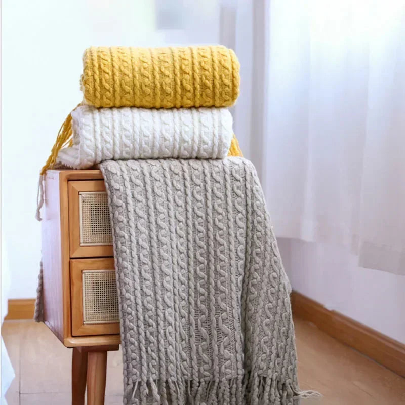 Plaid nordique carreaux style boheme doux pompons - vue 6 sur 7
