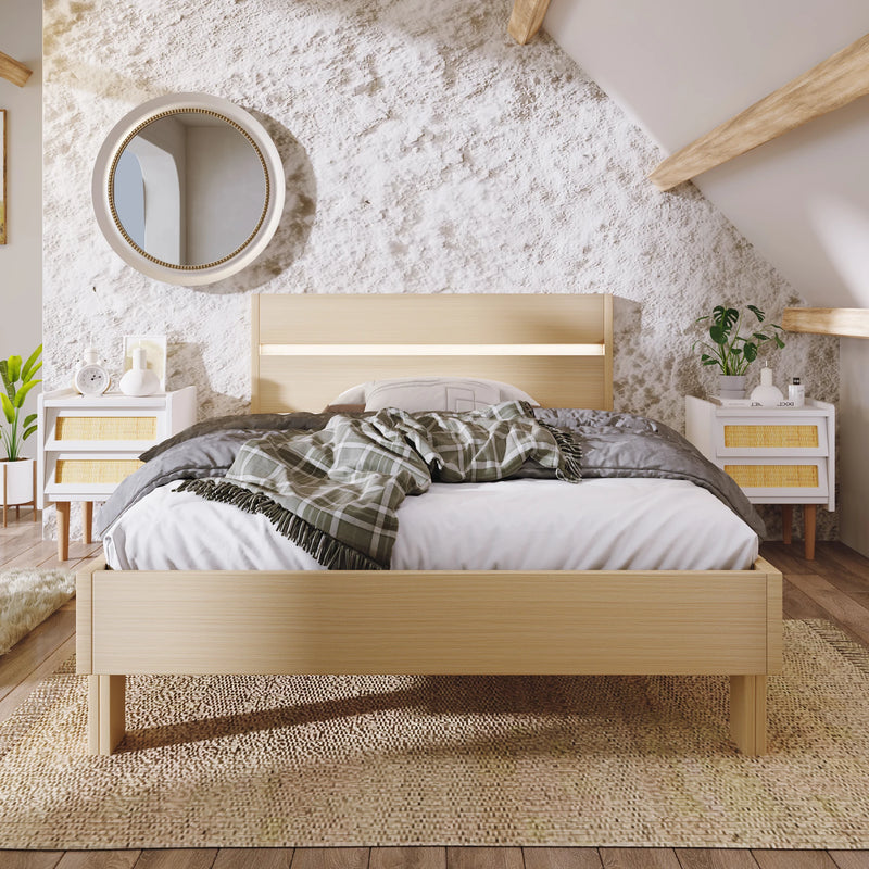 lit en bois avec rangement et éclairage intégré
