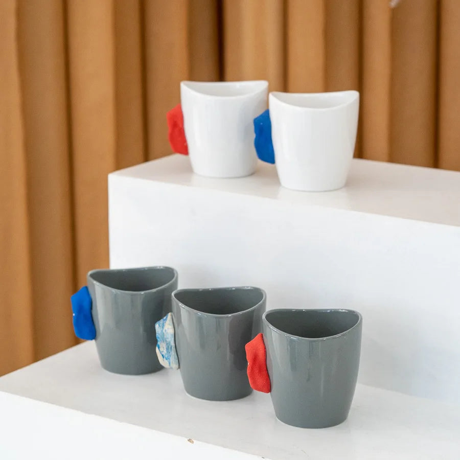 Tasse céramique poignée escalade design créatif bureau - vue 2 sur 5