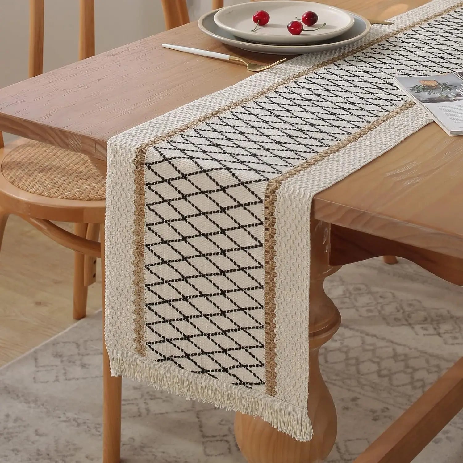 Chemin de table coton bohème géométrique pompons beige - vue 3 sur 7