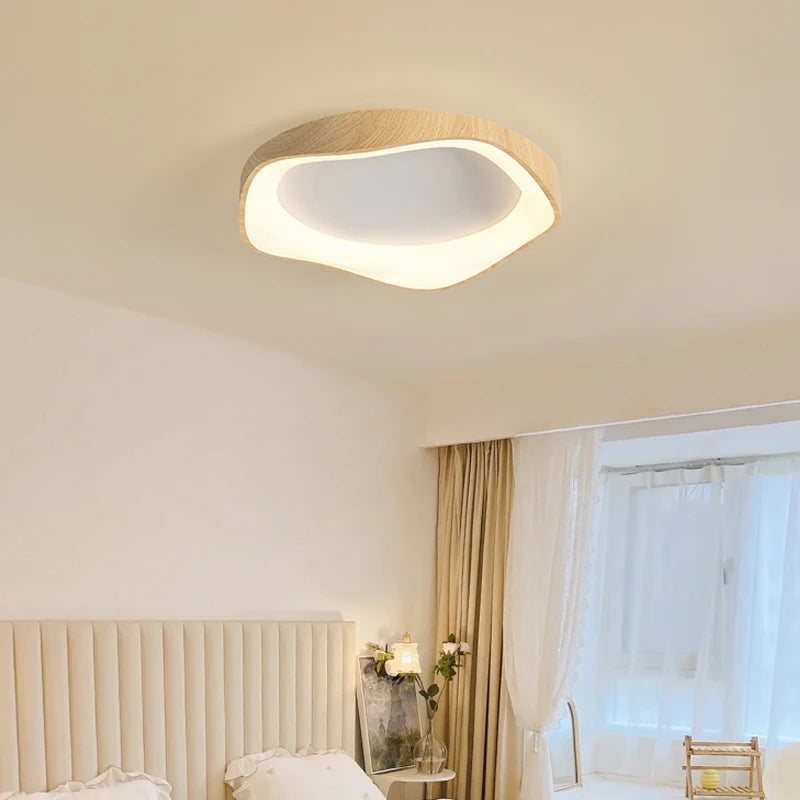 Plafonnier rond en bois au design moderne