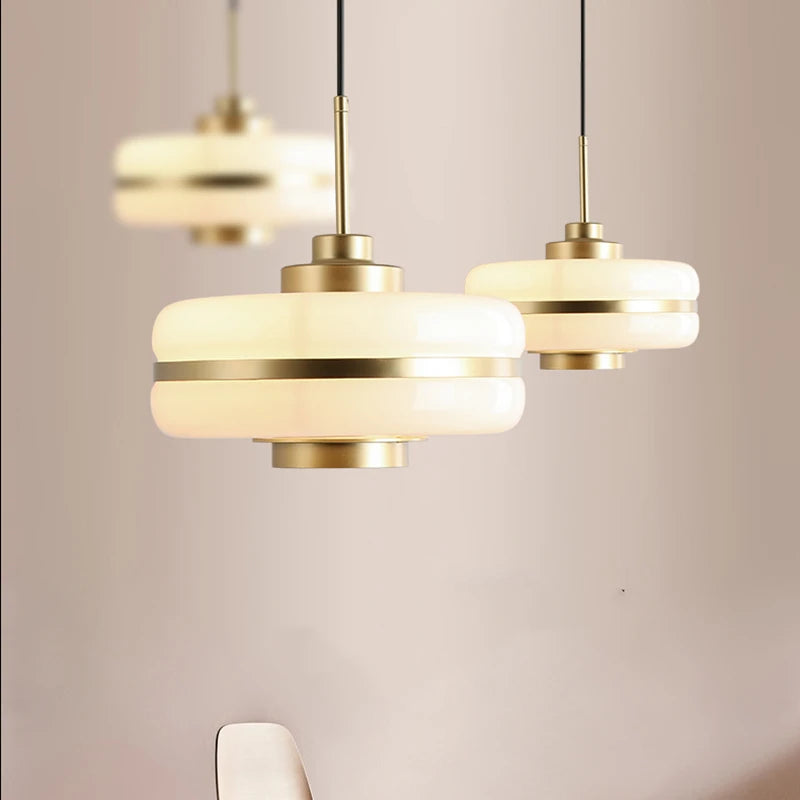 Suspension design nordique en or
