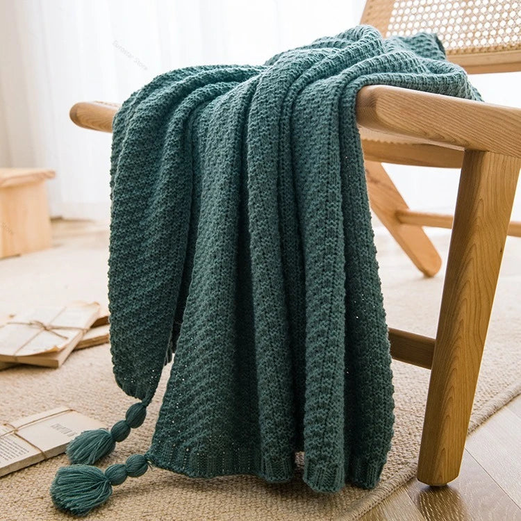 Plaid grosse maille gaufrée style nordique avec pompons - vue 5 sur 7