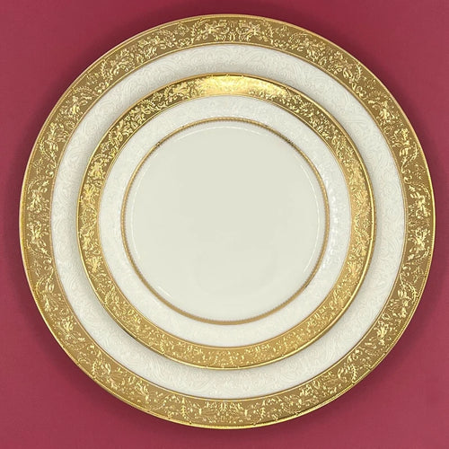 Assiette porcelaine style palais relief steak décor européen