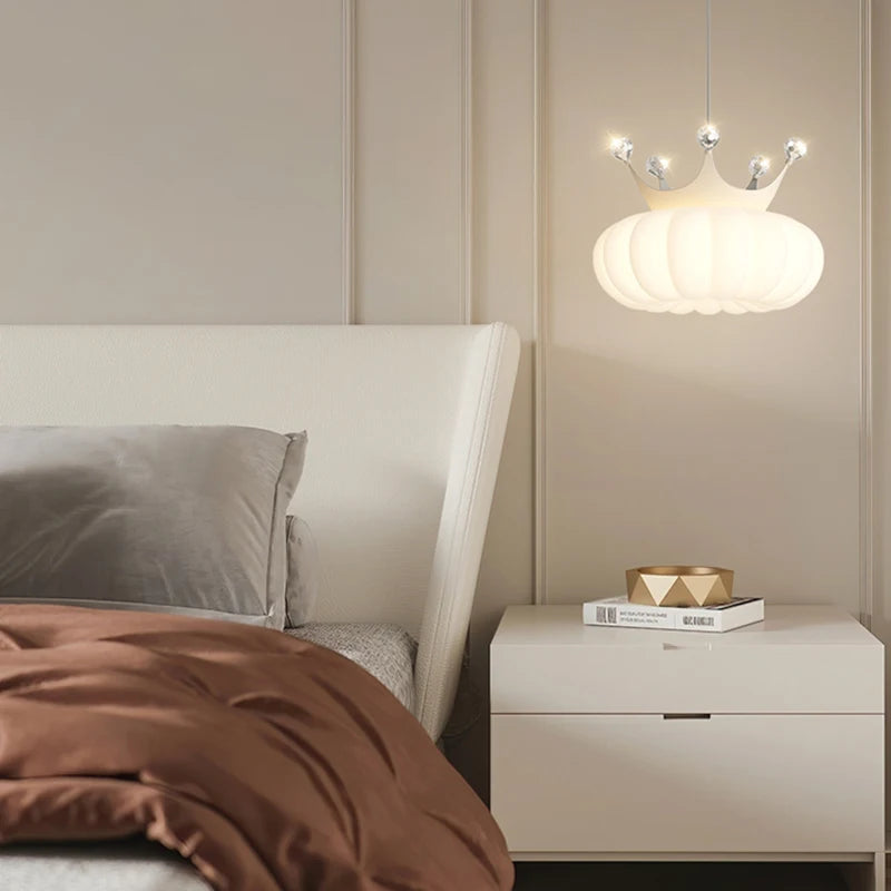 suspension de luxe en forme de couronne dorée décoratives - vue 5 sur 13