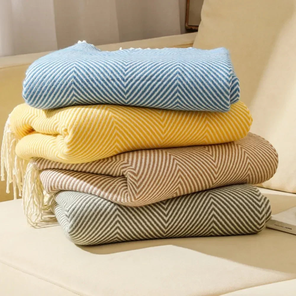 Plaid tricoté style nordique rayé pour canapé lit - vue 2 sur 3