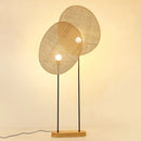 lampadaire en rotin tissé style asiatique pour intérieur moderne
