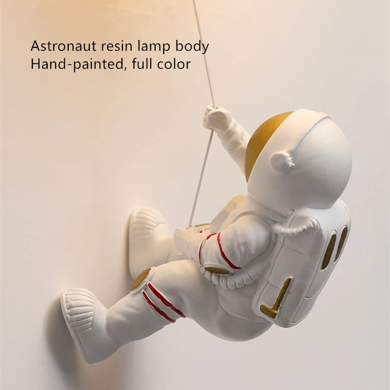 applique murale lune astronaute en cuivre pour garçon - vue 4 sur 10