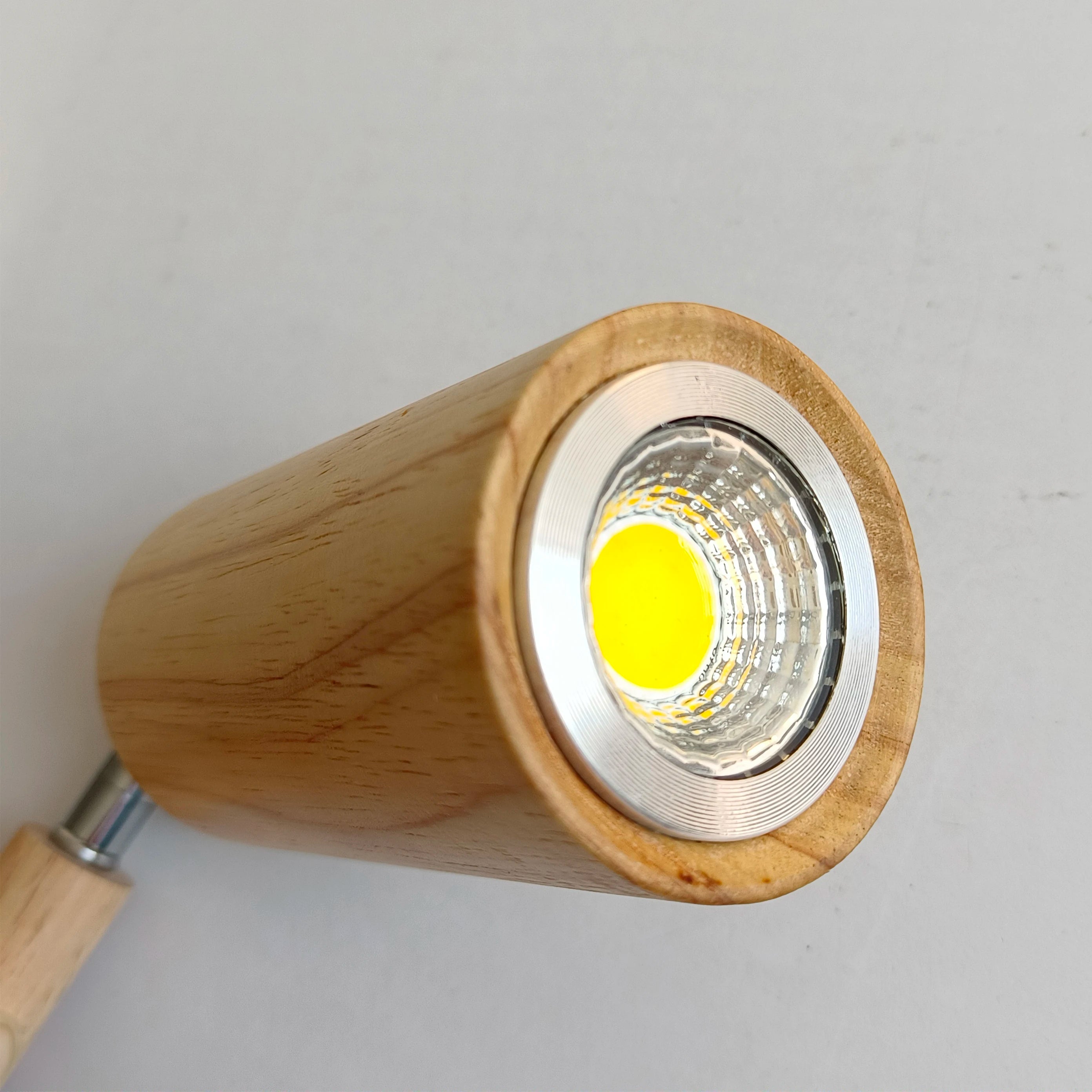 plafonnier led moderne en bois avec projecteur sur rail - vue 6 sur 10