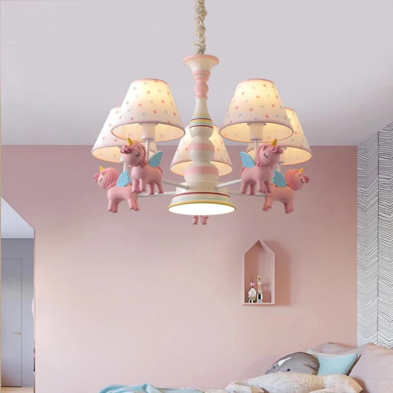lustre carrousel pour chambre d'enfant moderne et romantique
