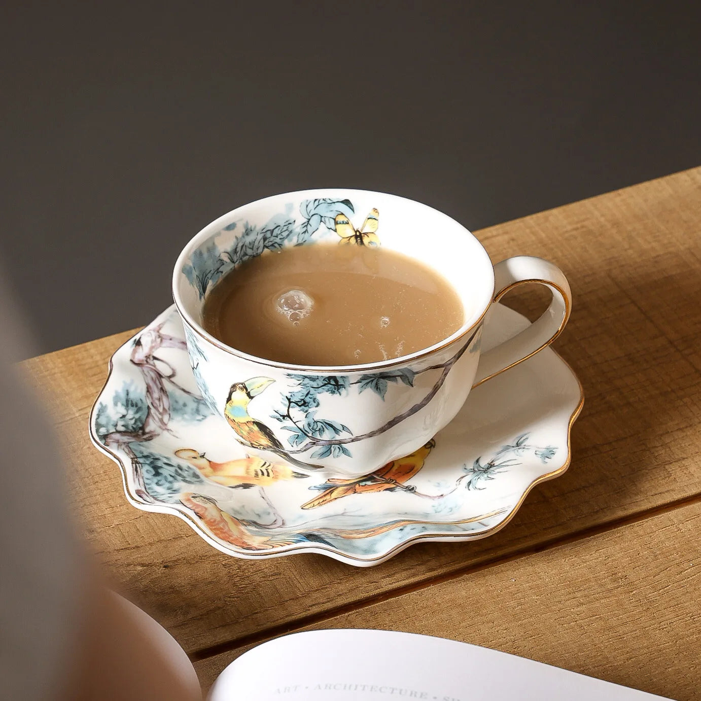 Tasses et soucoupes motifs fleurs oiseaux céramique main - vue 4 sur 7