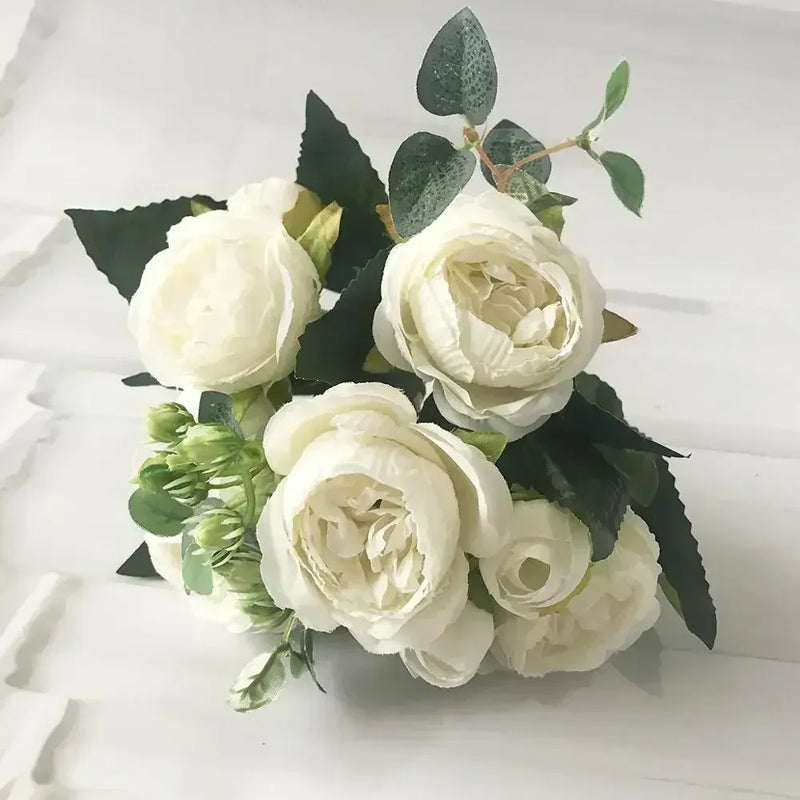 petit bouquet de fleurs artificielles pour décorations printanières et festives