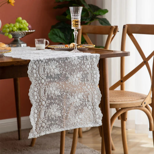 Chemin de table dentelle florale beige style bohème