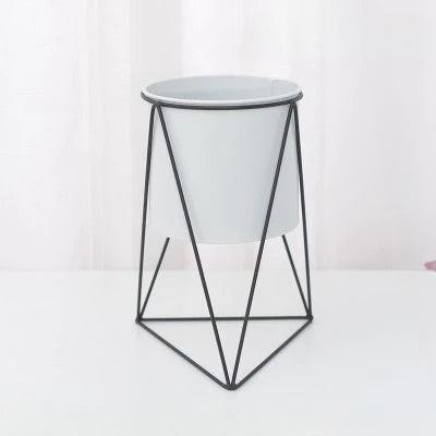 pot de fleurs en métal nordique design pour succulentes - vue 6 sur 8