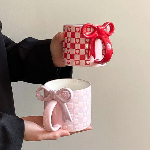 Mug ceramique anse noeud motif coeur damier original
