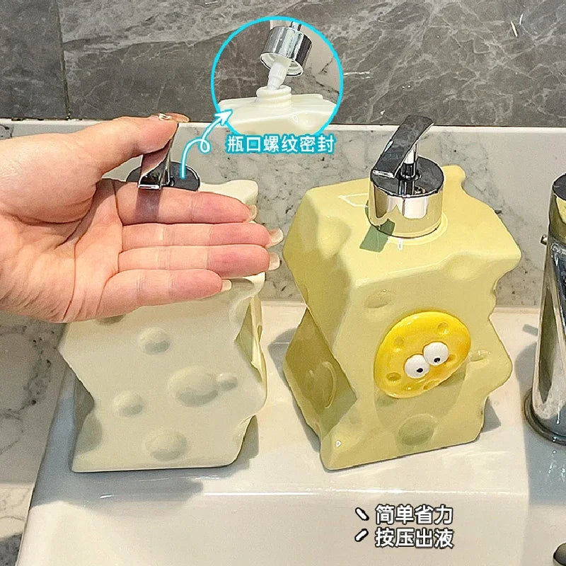 bouteille d'émulsion créative en forme de bloc de construction - vue 4 sur 12
