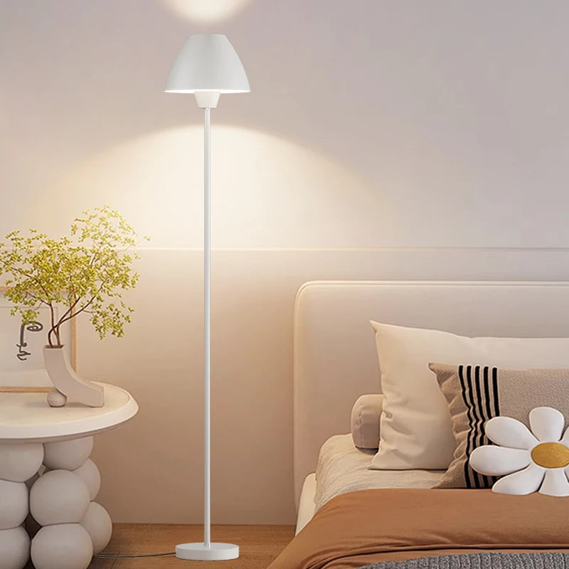 lampadaire moderne en fer forgé sur pied avancé