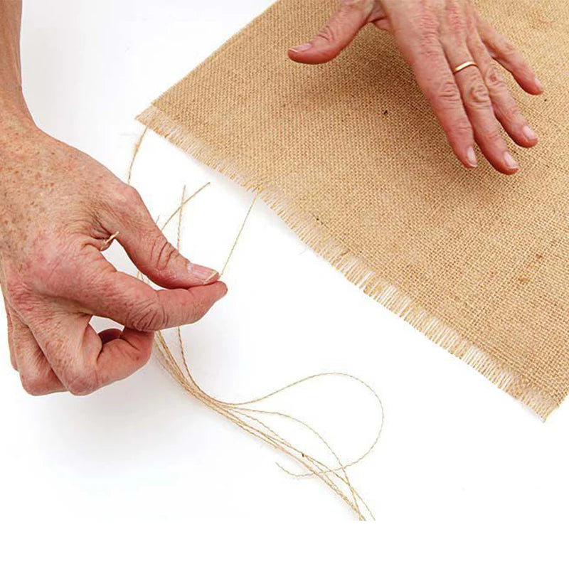 Chemin de table jute rustique avec pompons tresse