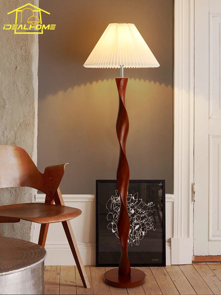 Lampadaire rétro classique en bois pour déco élégante