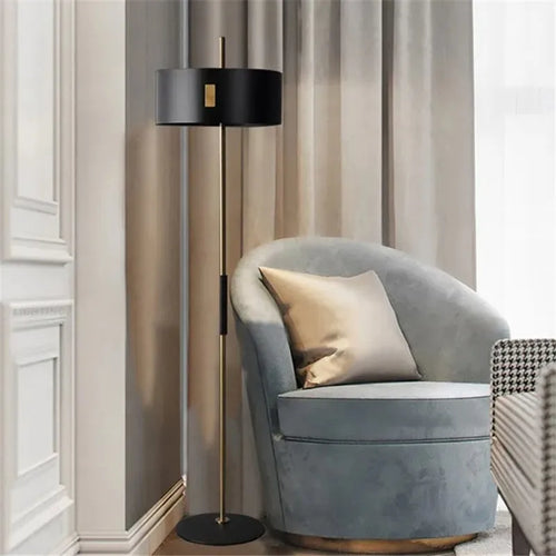 lampadaire minimaliste pour lecture et décoration intérieure