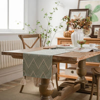 Chemin de table géométrique beige pompons style bohème