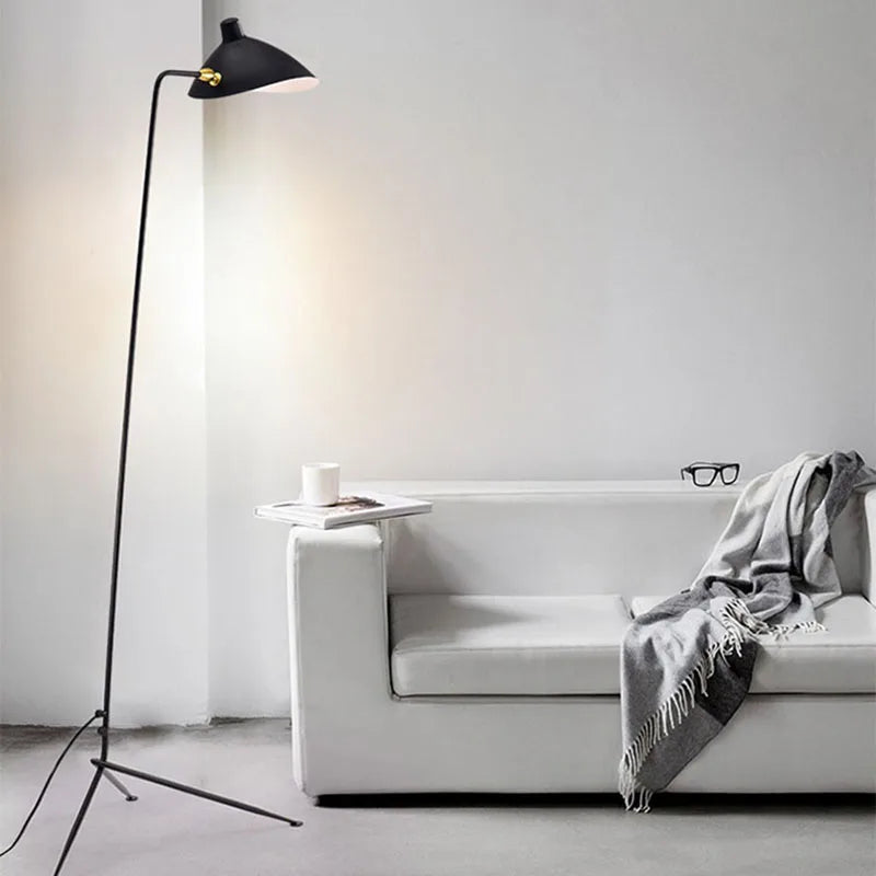 lampadaire minimaliste blakc en métal avec abat-jour rotatif - vue 4 sur 7
