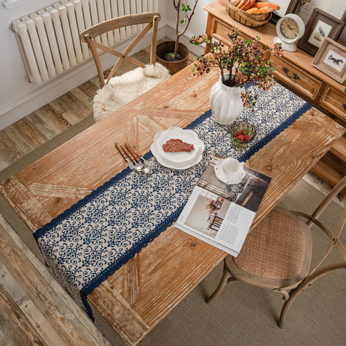 Chemin de table rayures bleu marine dentelle campagne