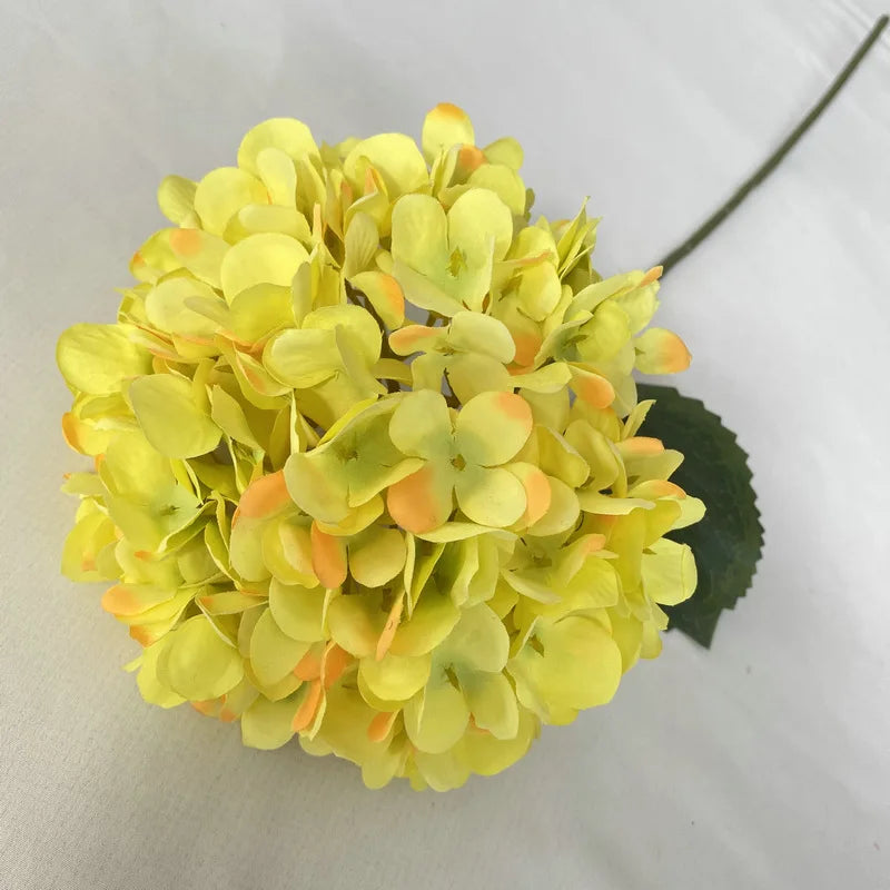 bouquet d'hortensias artificiels en soie pour décoration d'événements - vue 17 sur 19