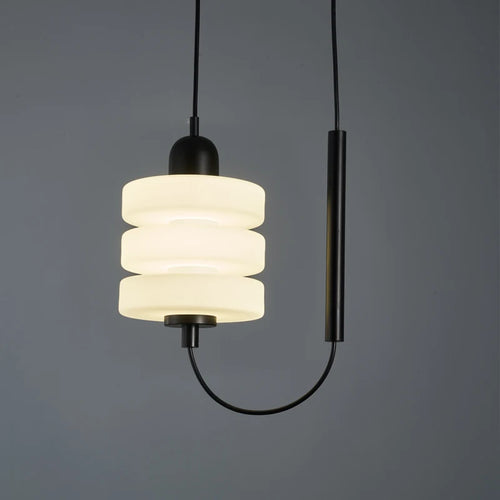 suspension design noire contemporaine
