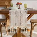 Chemin de table bohème beige pompons motifs géométriques
