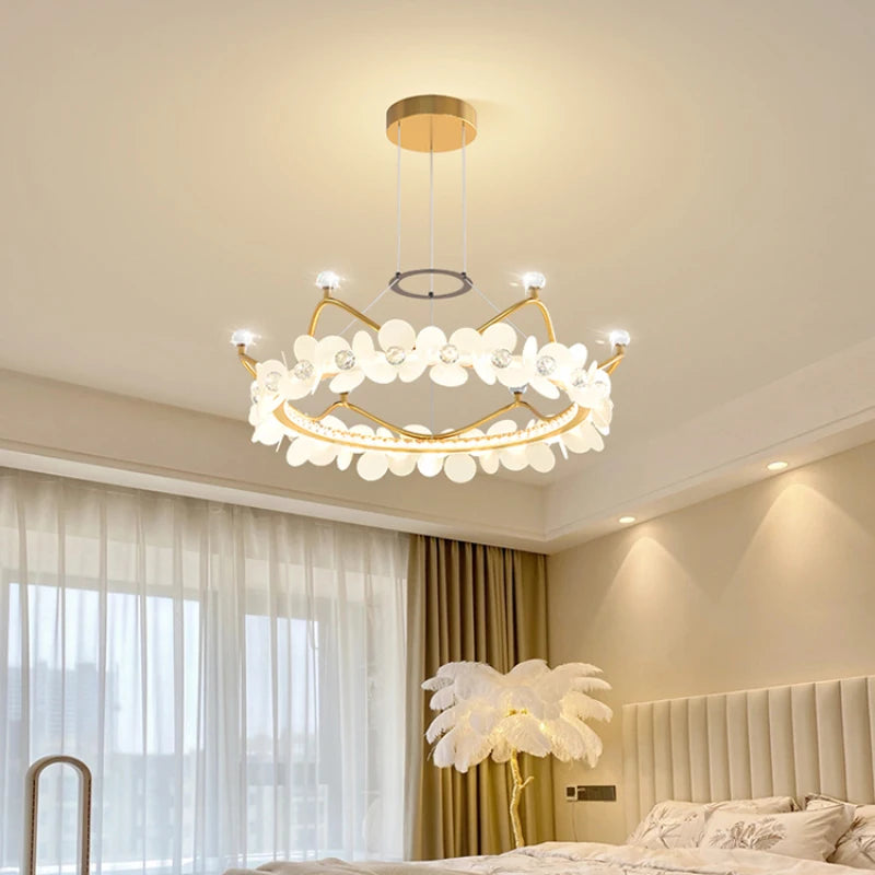 Lustre en cristal couronne d'or pour décoration enfant étoile luxueuse