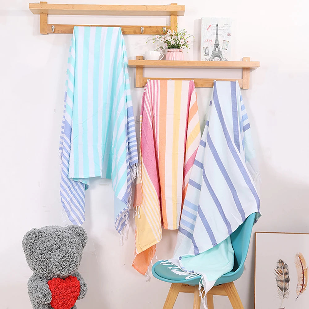 serviette de plage turque coton rayures pompons legere - vue 4 sur 7