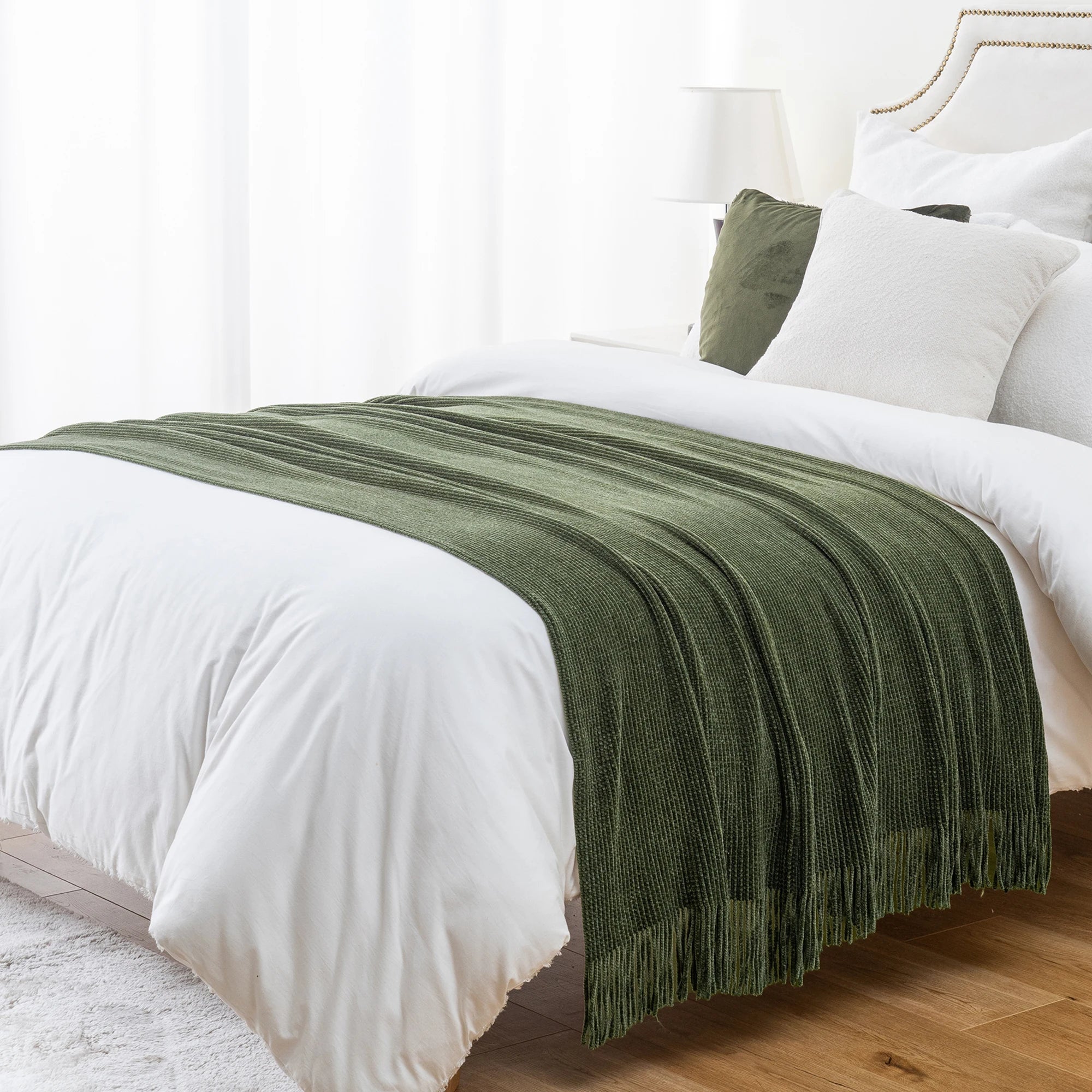 Plaid chenille motif carreaux pompons decoration salon chambre - vue 5 sur 6
