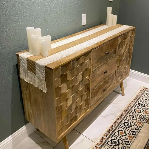 Chemin de table bohème beige motifs géométriques pompons
