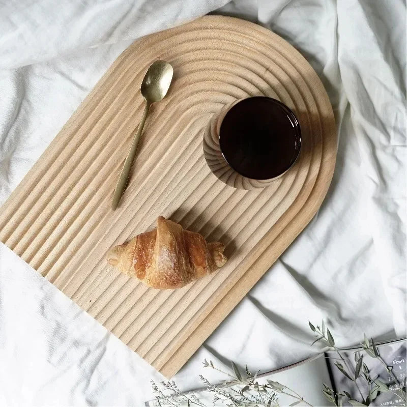 plateau décoratif en bois pour servir collations et desserts