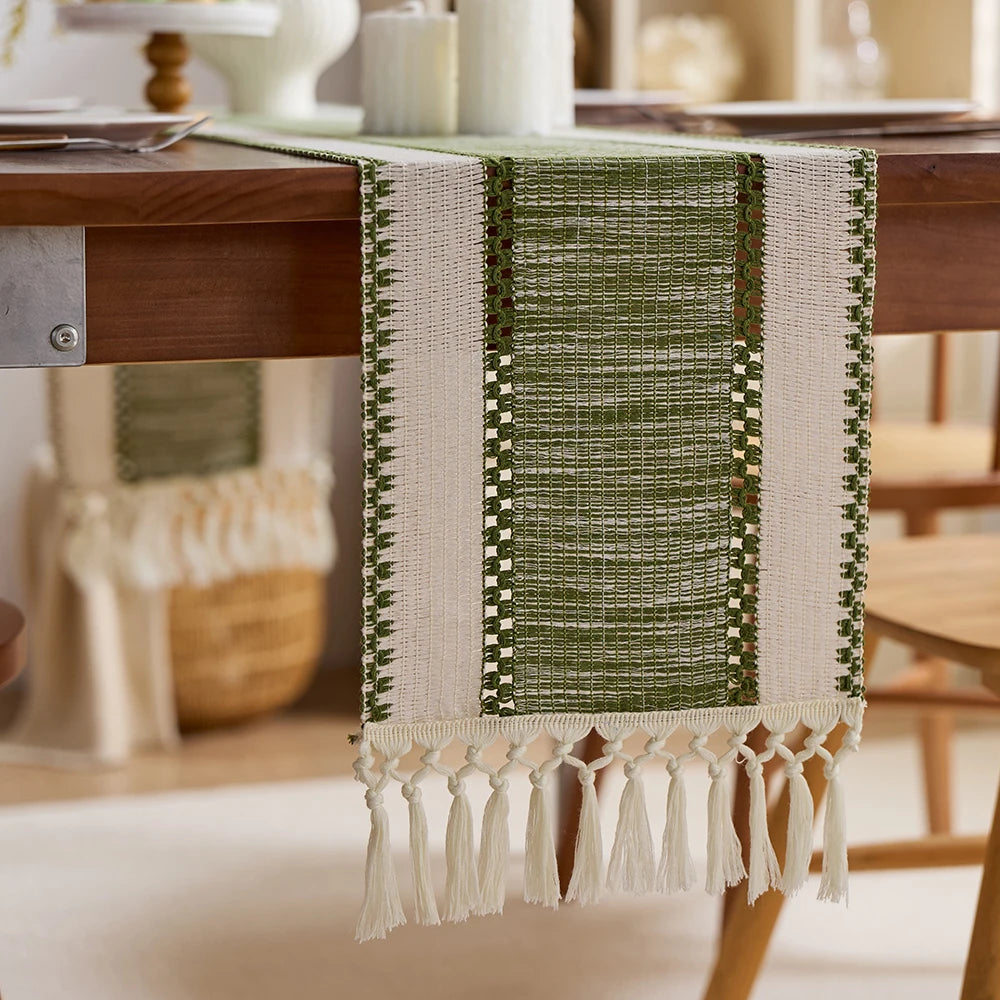 Chemin de table rayé bohème nordique pompons beige - vue 4 sur 6