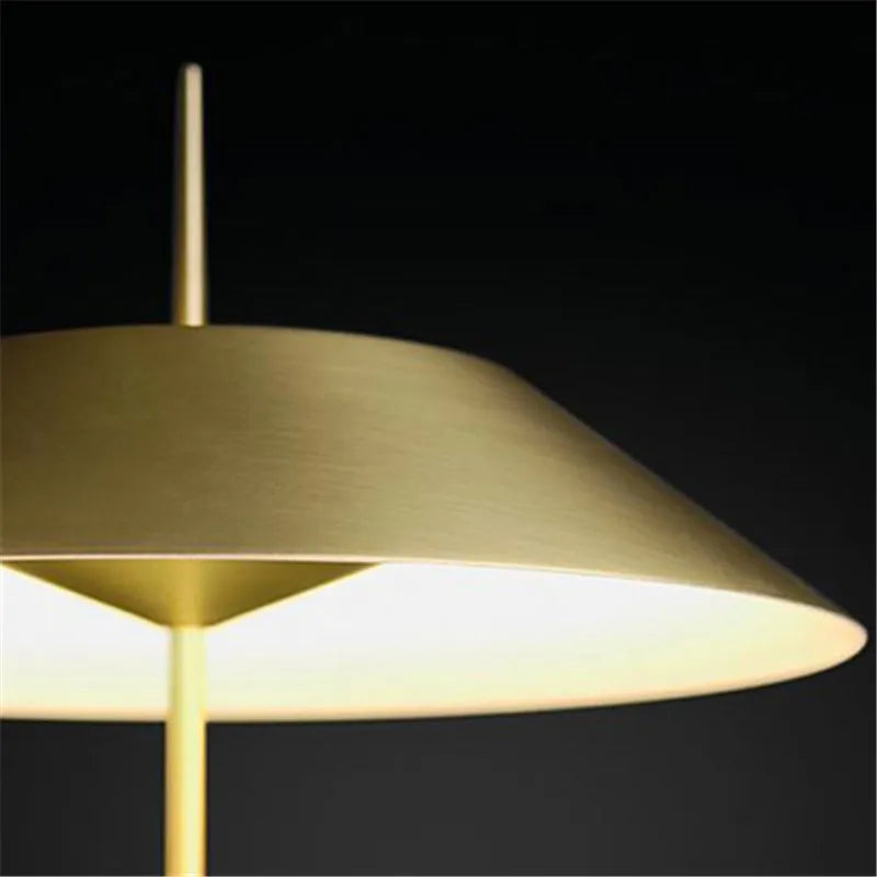 lampe à poser design en métal avec éclairage LED - vue 7 sur 12