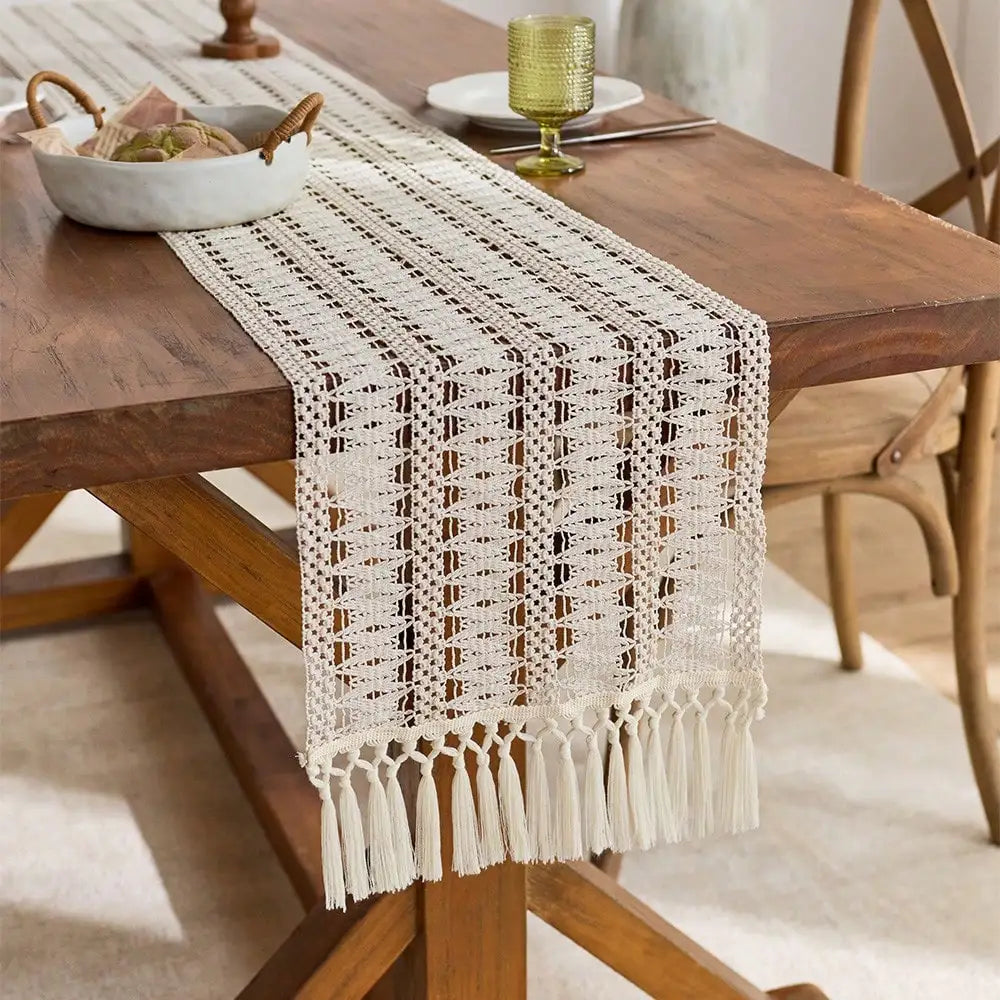 Chemin de table bohème beige pompons motifs géométriques - vue 3 sur 7