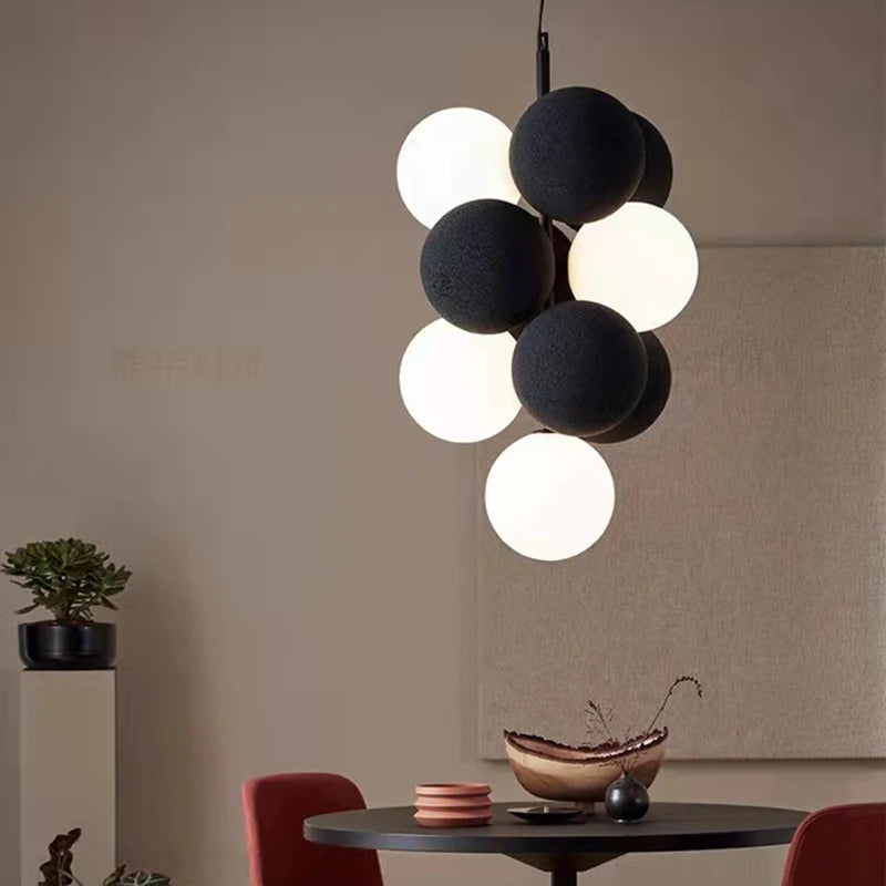 suspension 	 style avec cordon réglable et boule en pvc