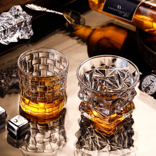 Verres à whisky old fashioned gravés motif classique