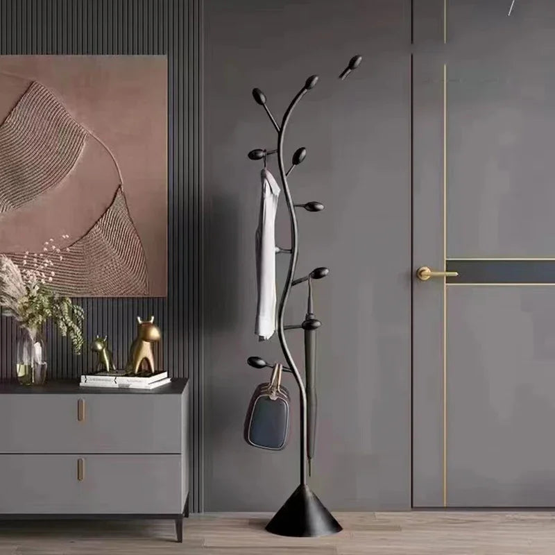 porte-manteau moderne et minimaliste avec étagères en métal