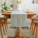 Chemin de table bohème brodé pompons tissés main