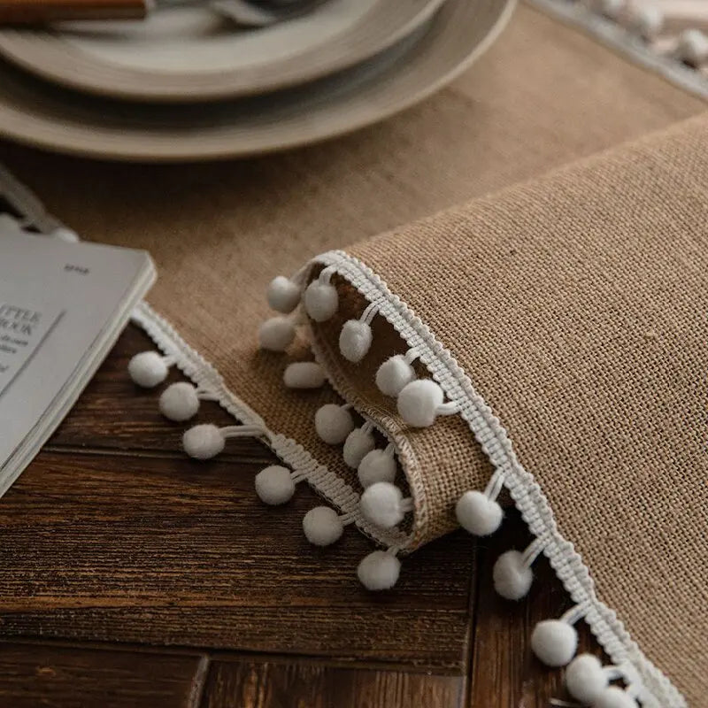 Chemin de table toile de jute beige pompons