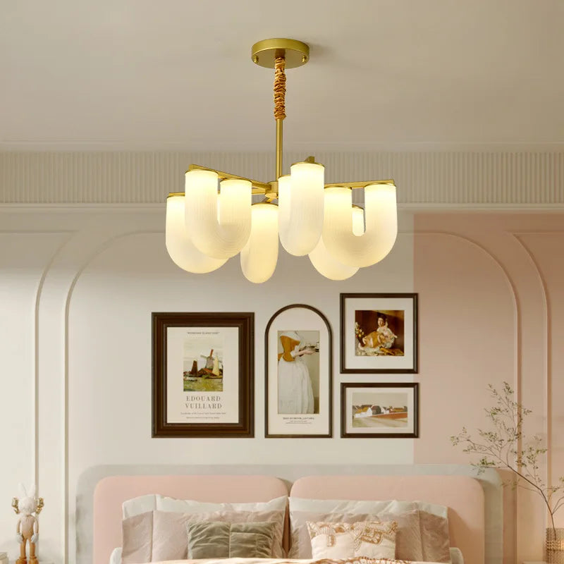 lustre moderne en acrylique et métal doré pour intérieur élégant - vue 4 sur 10